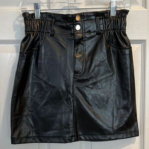 Blashe Black Faux Leather Paper Bag Waist w/ Pockets Mini Skirt Size Small